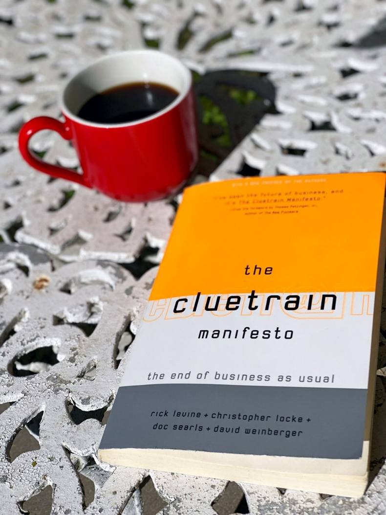 The Cluetrain Manifesto نوشته ریک لوین، کریستوفر لاک، داک سرلز و دیوید واینبرگر