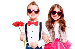 Forget Romance: 2015 Valentine's Day Shopping Trends Toward Family and Friends